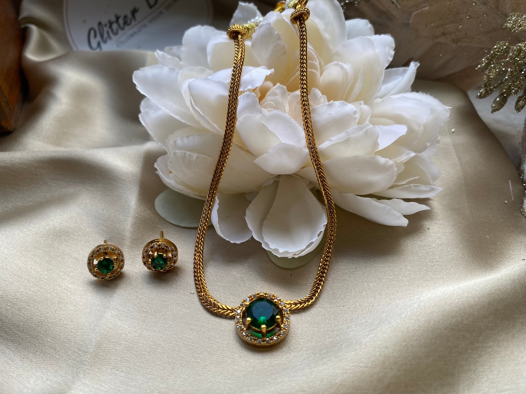 Everyday wear chain and stud set