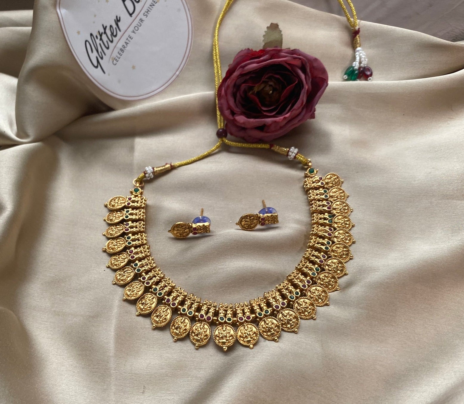 Gold necklace and earrings o